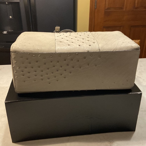 Leather convertible handbag - Picture 4 of 6